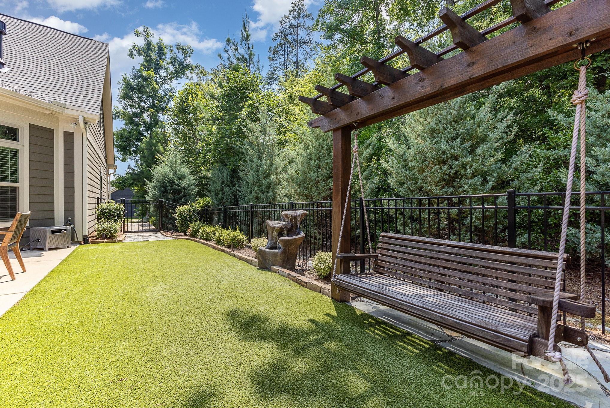 2245 Lincolnshire Lane