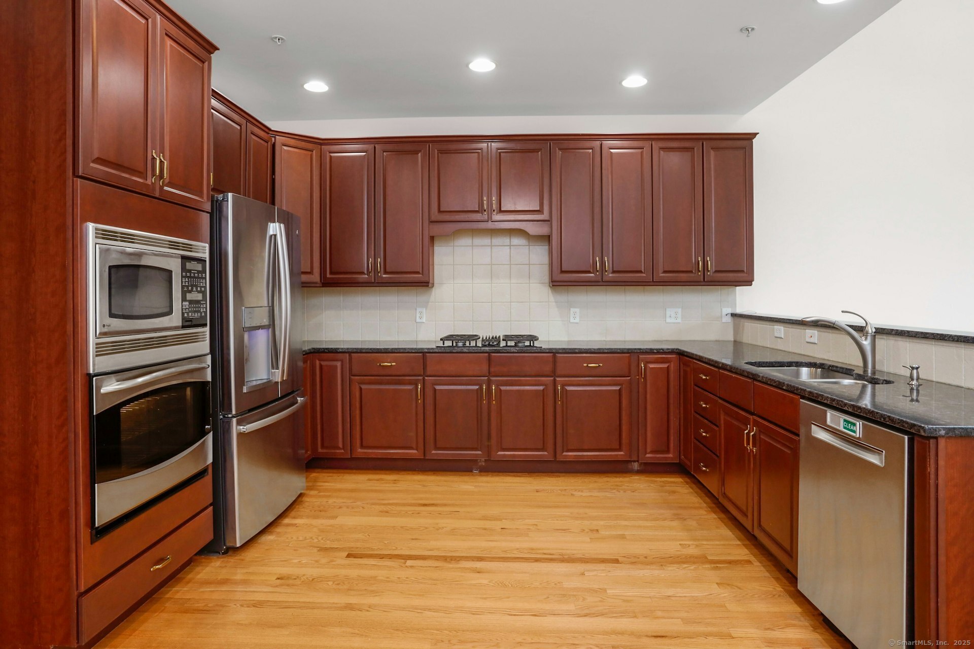 638 - 15 Danbury Road 15