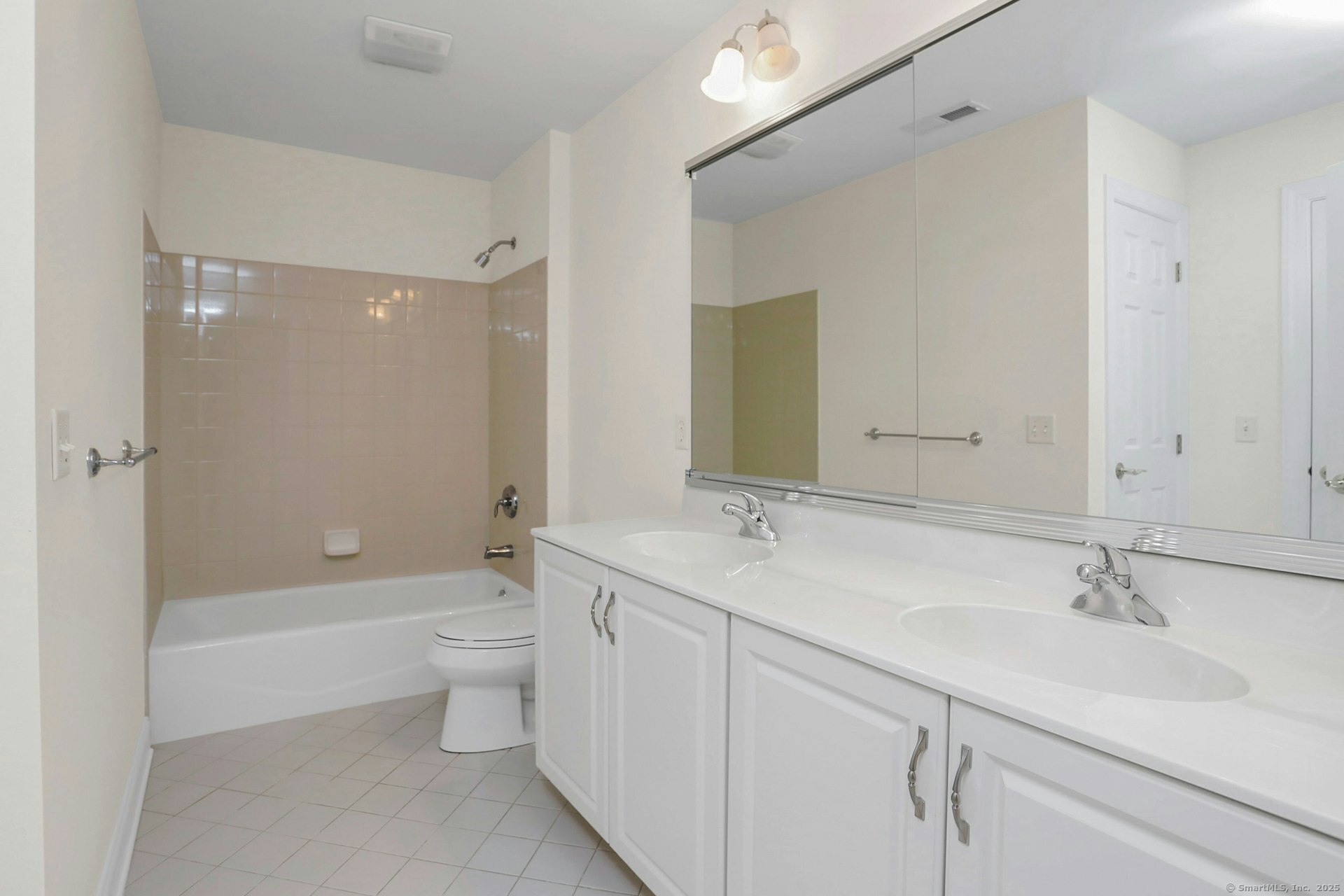 638 - 15 Danbury Road 15