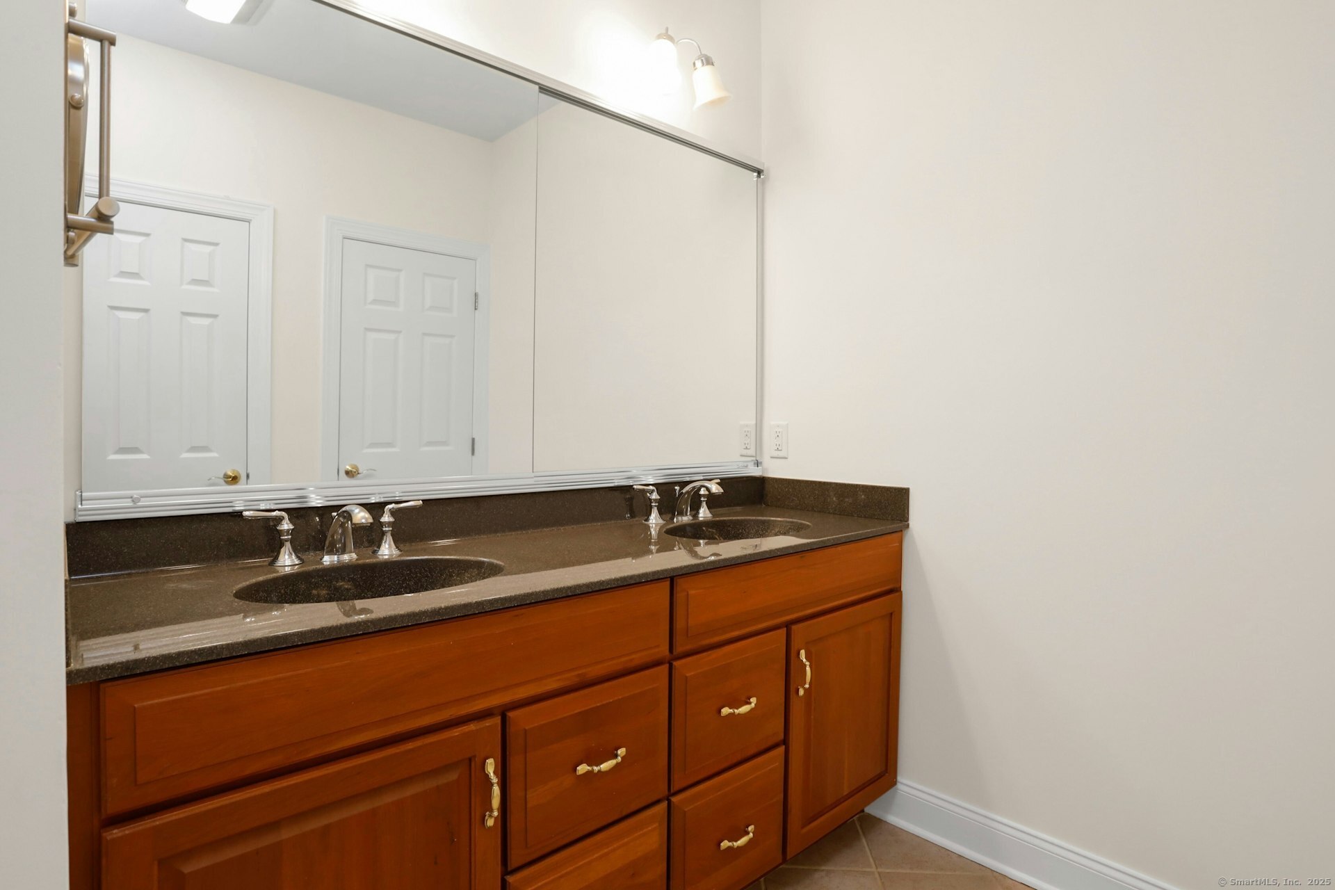 638 - 15 Danbury Road 15