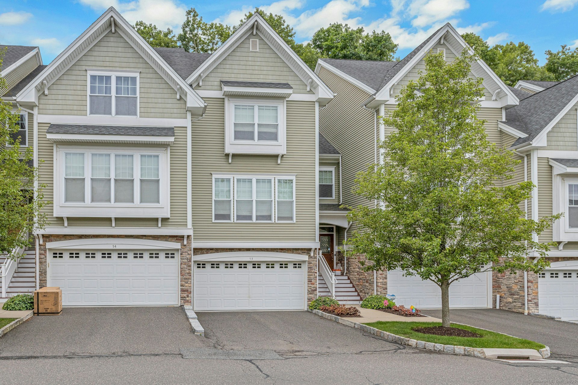53 Lawrence Avenue 53