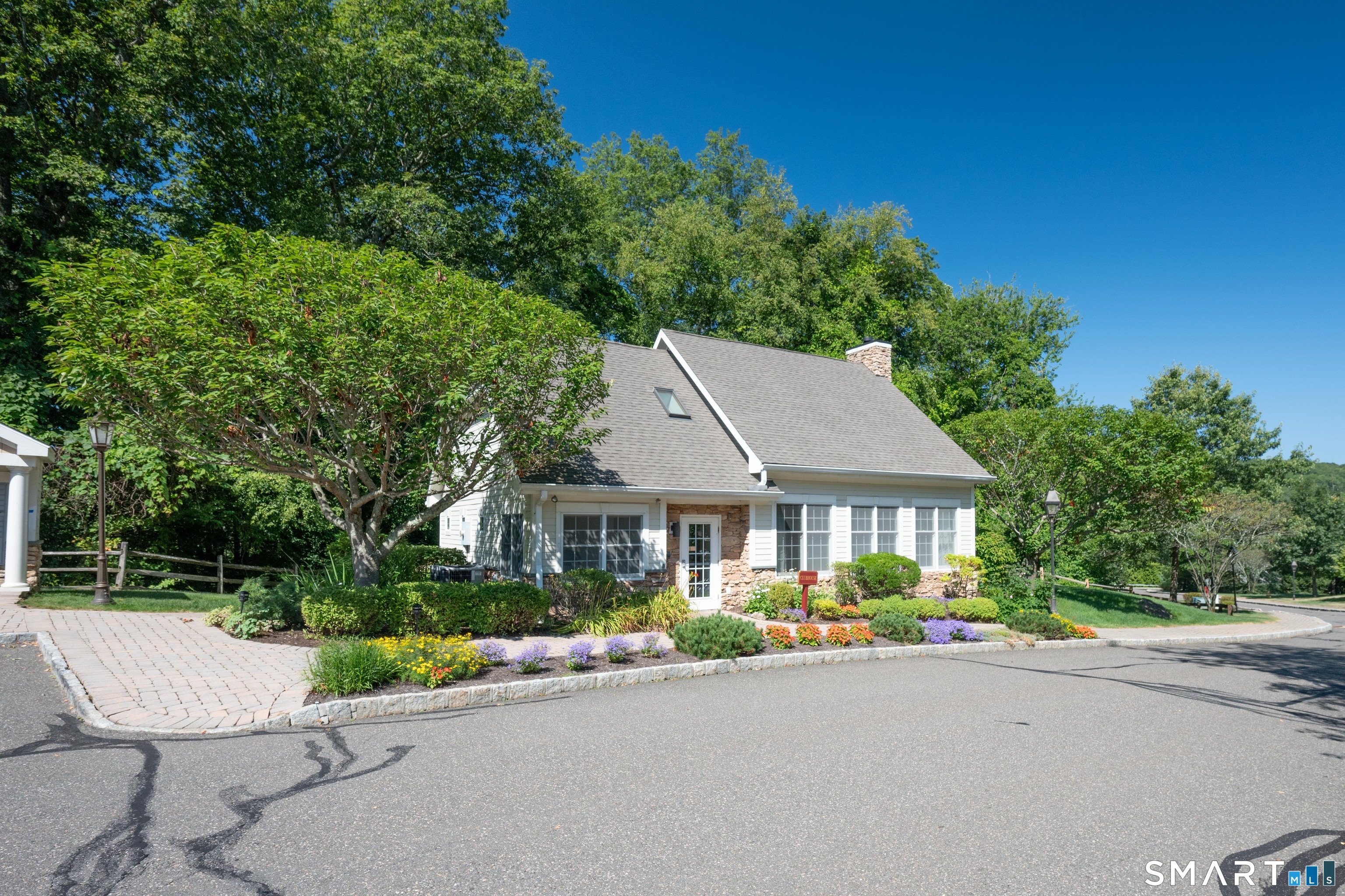 638 Danbury Road 37