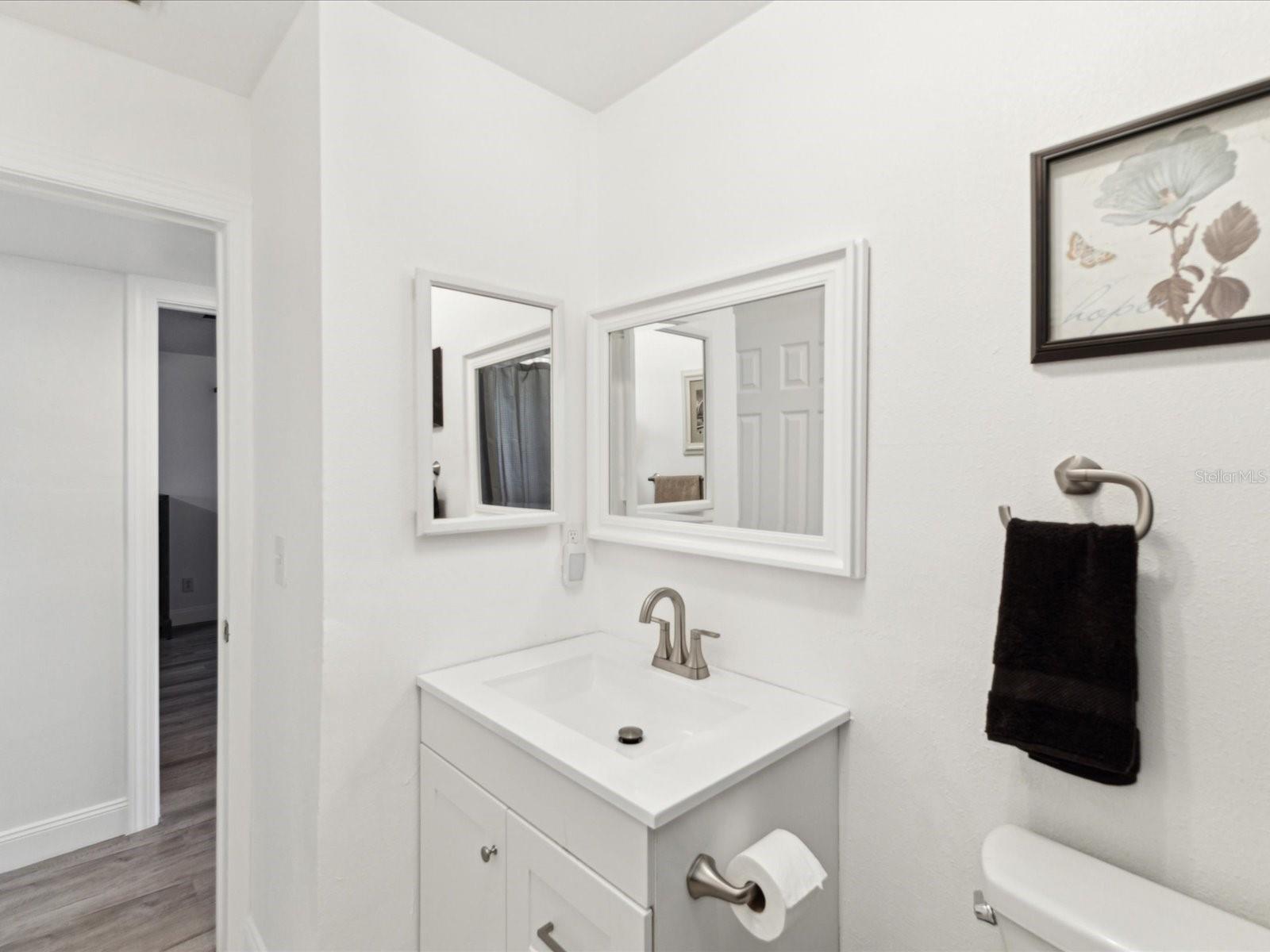 1666 N DAKOTA AVE NE