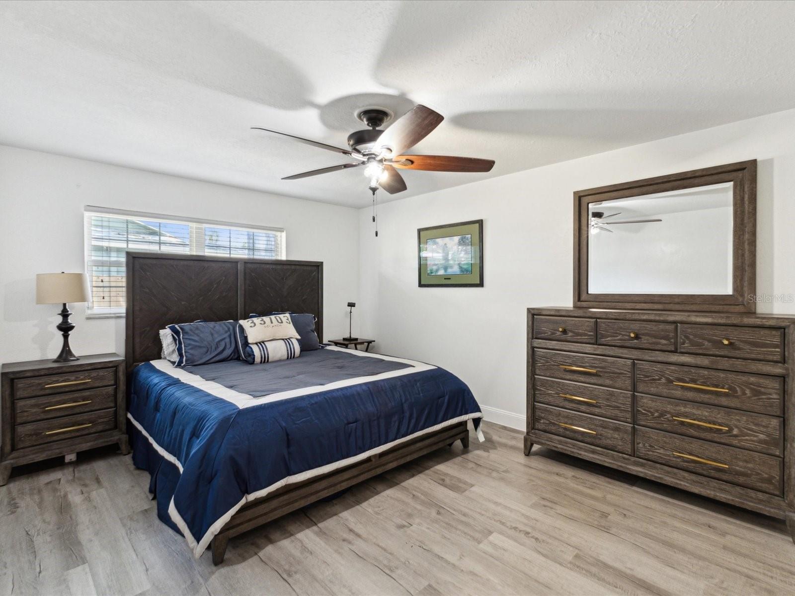 1666 N DAKOTA AVE NE