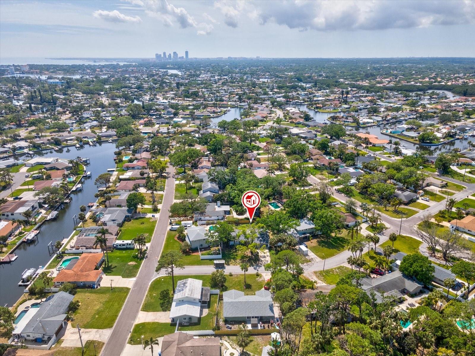 1666 N DAKOTA AVE NE