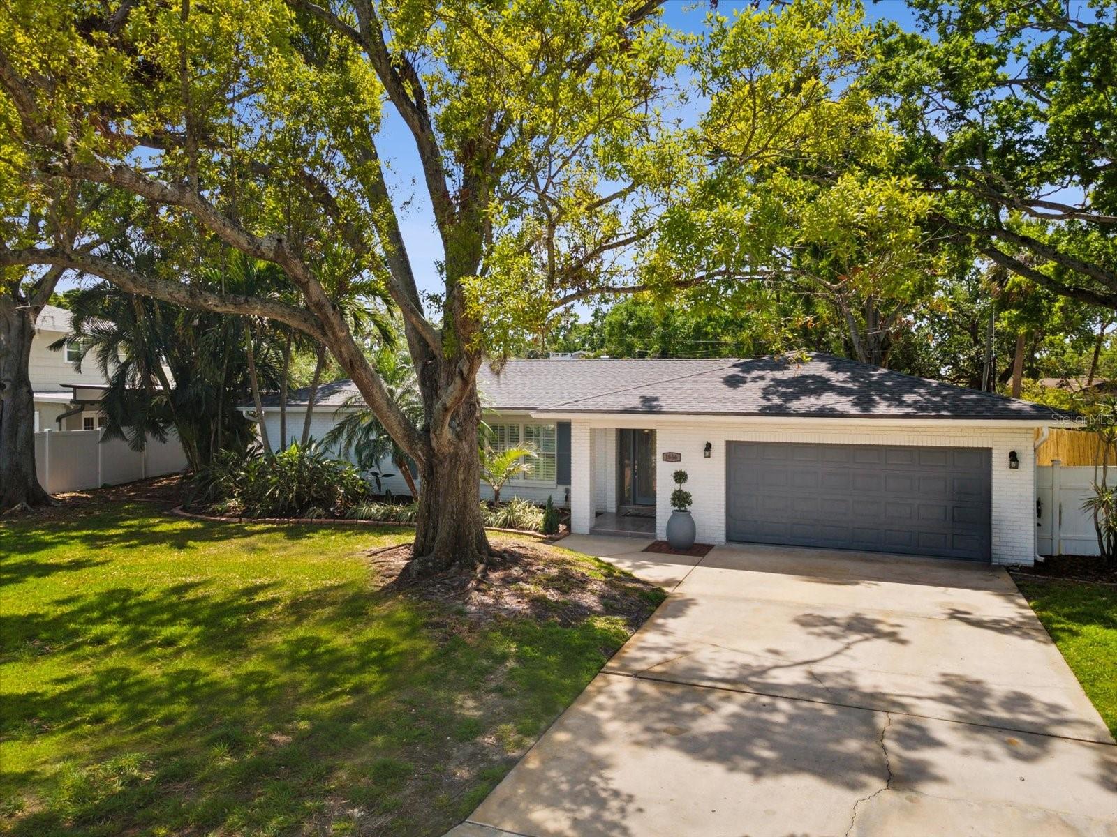 1666 N DAKOTA AVE NE