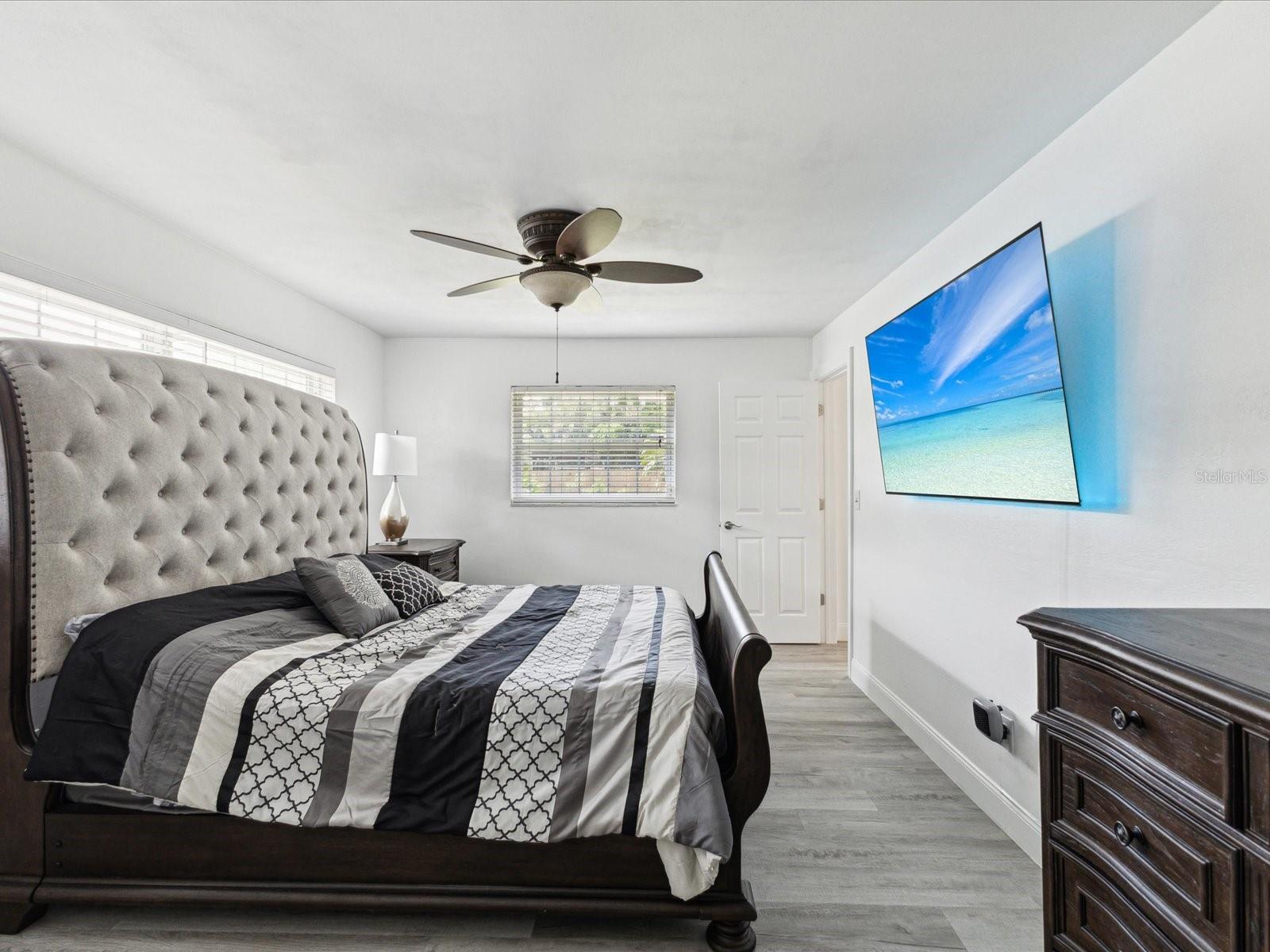 1666 N DAKOTA AVE NE