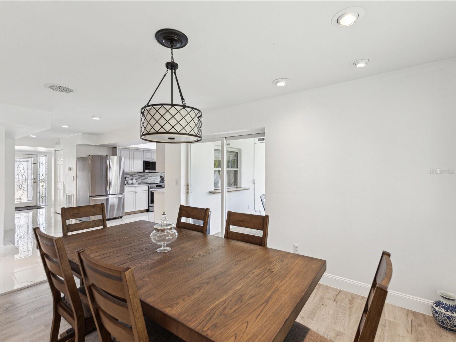 1666 N DAKOTA AVE NE