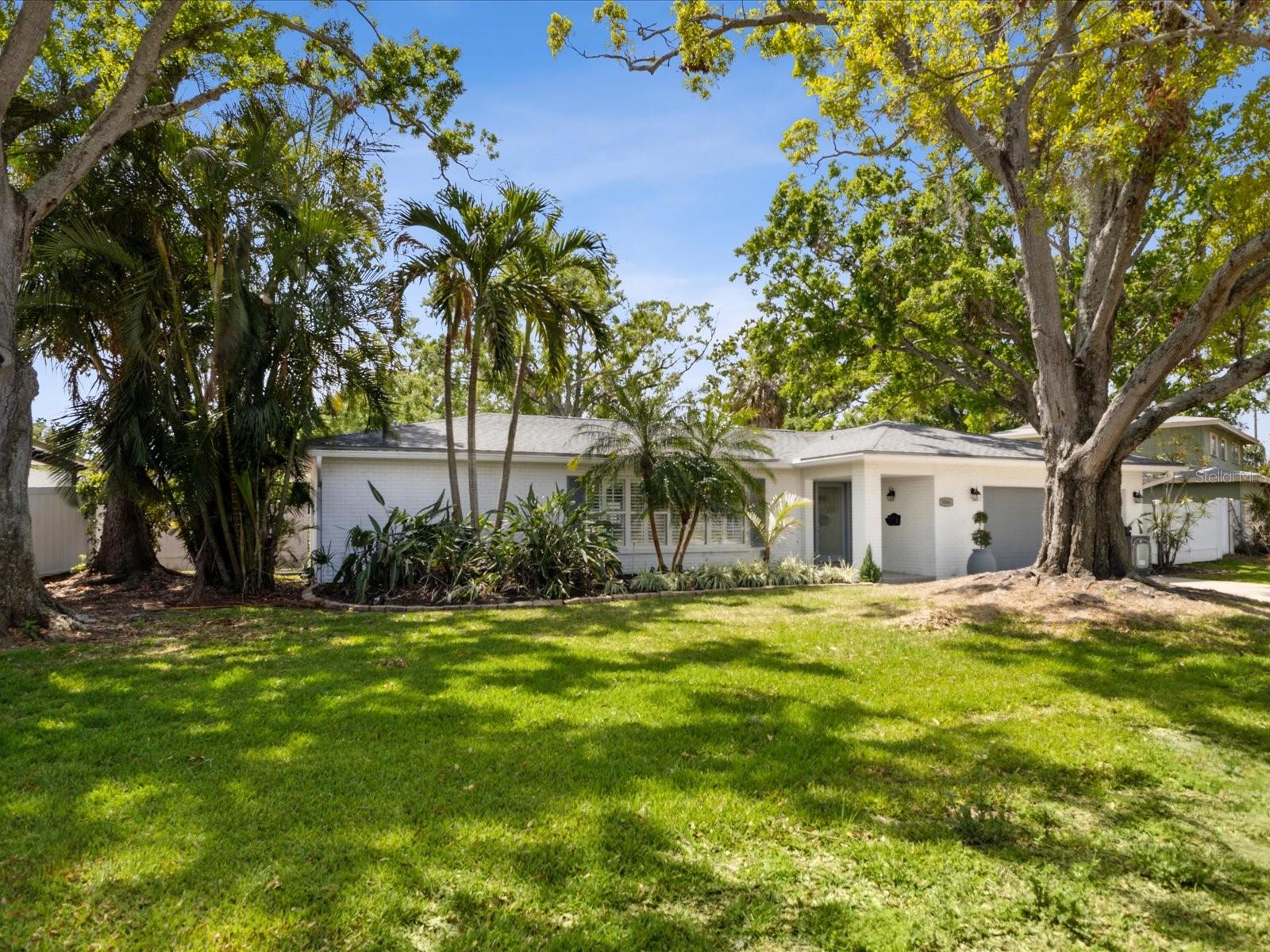 1666 N DAKOTA AVE NE