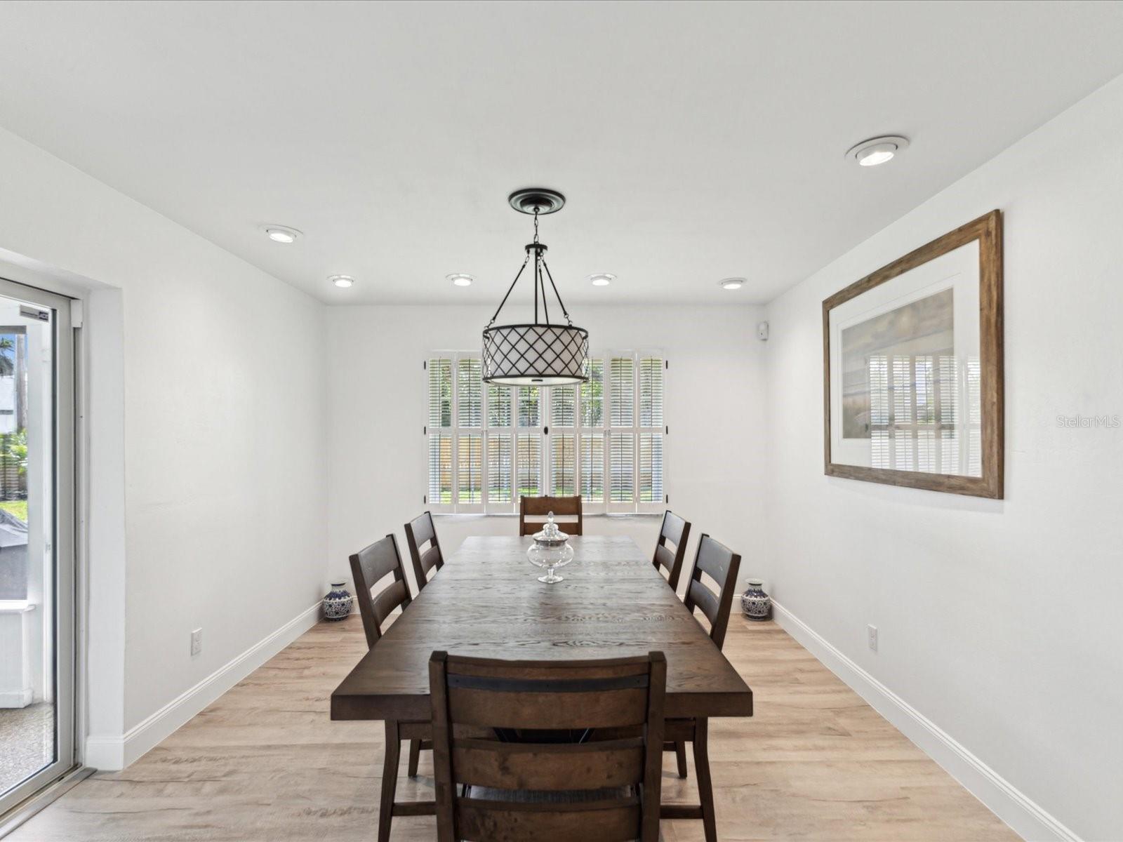 1666 N DAKOTA AVE NE