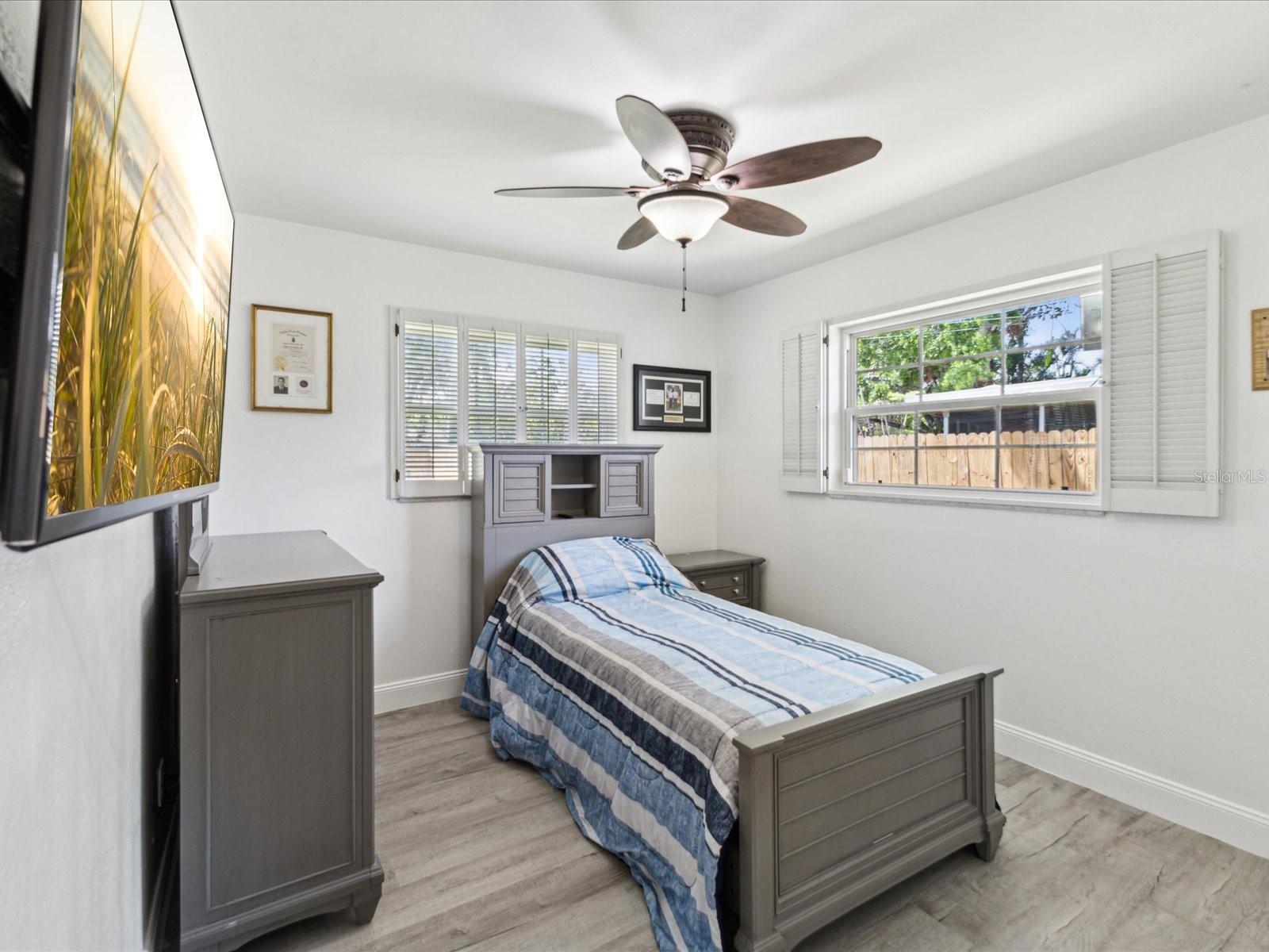 1666 N DAKOTA AVE NE