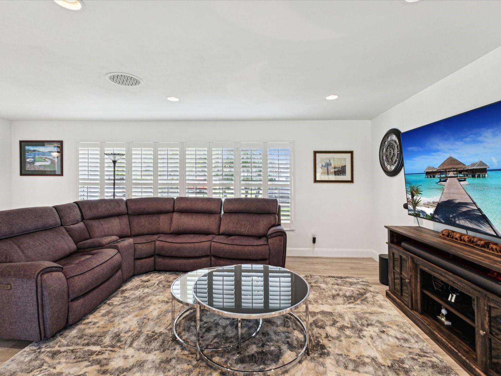 1666 N DAKOTA AVE NE