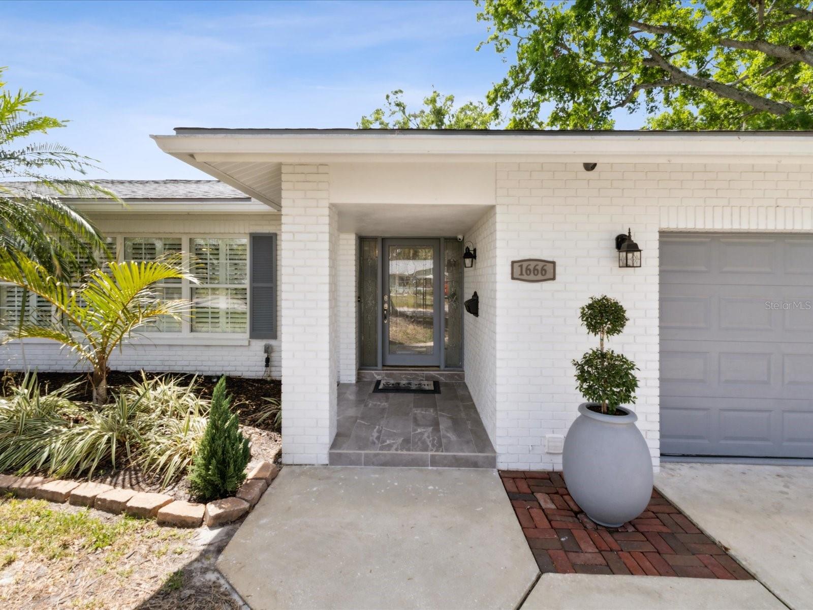 1666 N DAKOTA AVE NE