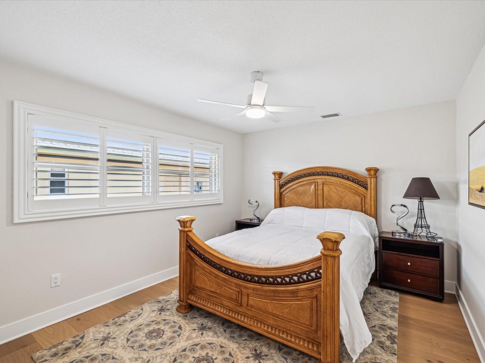 2044 MICHIGAN AVE NE