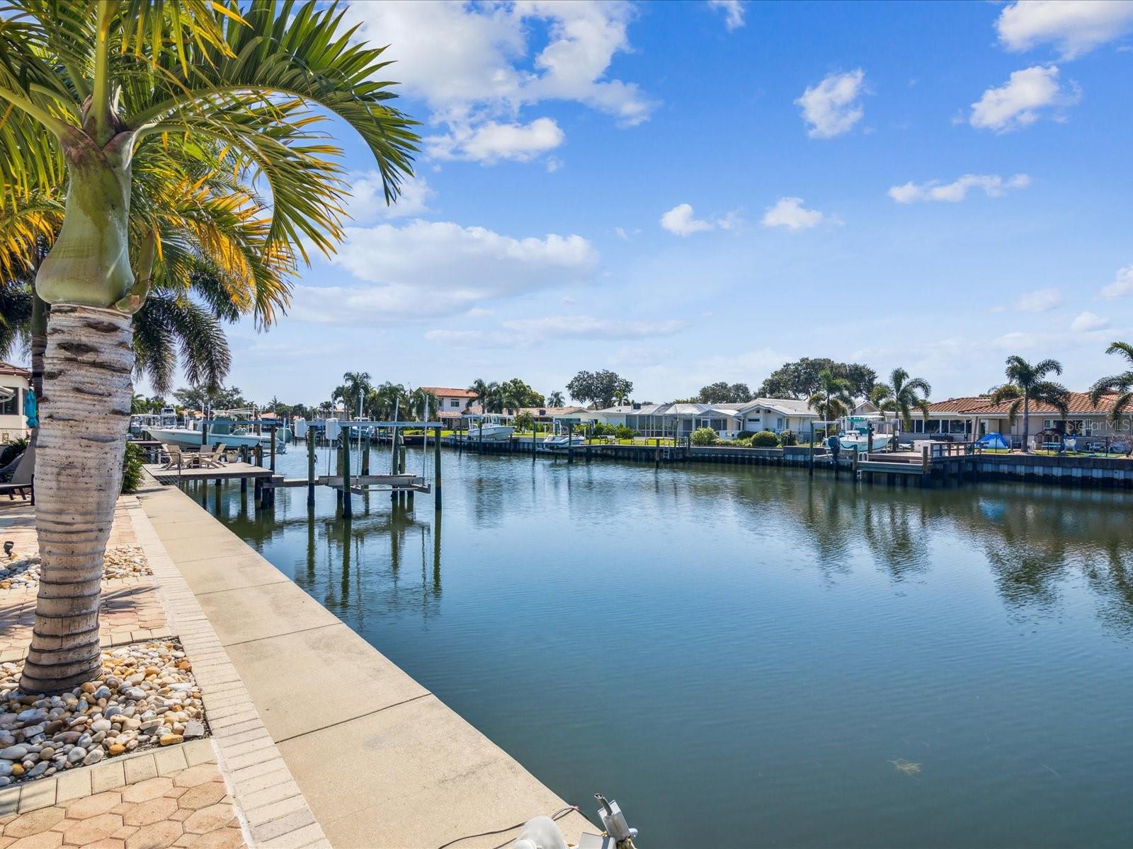 2044 MICHIGAN AVE NE