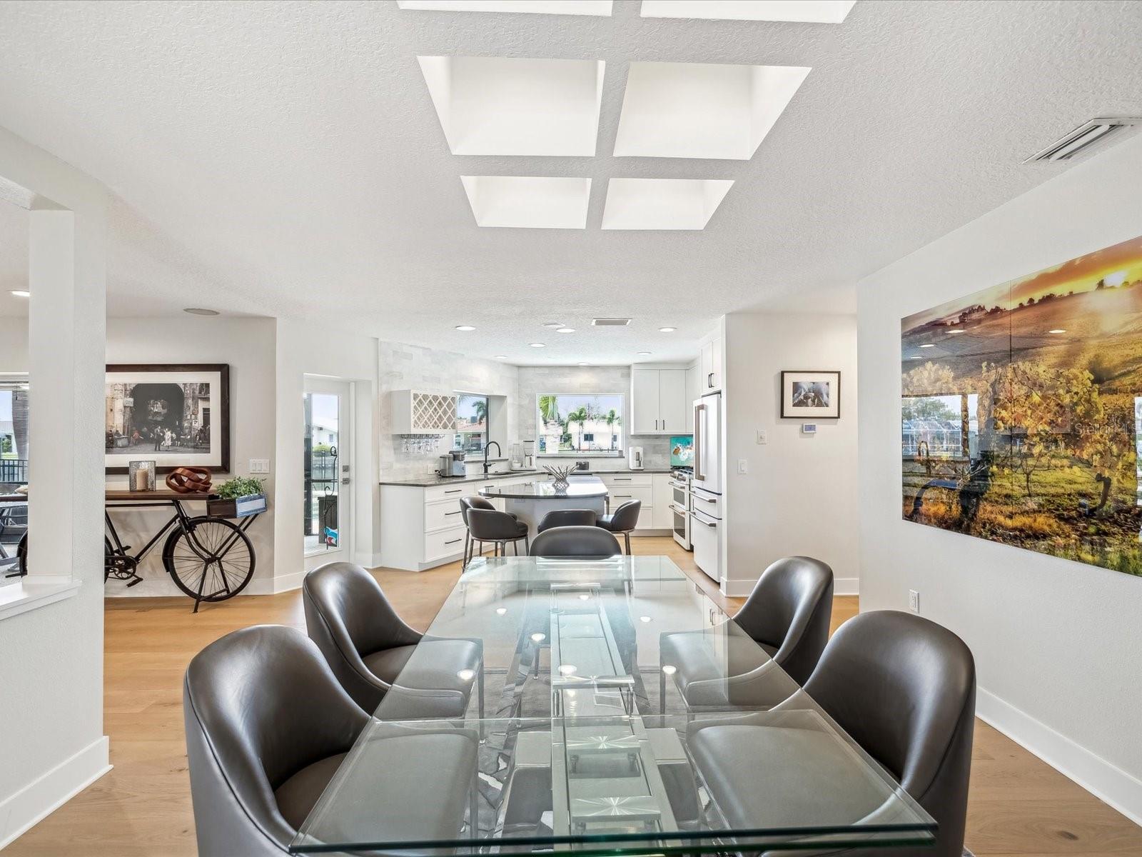 2044 MICHIGAN AVE NE