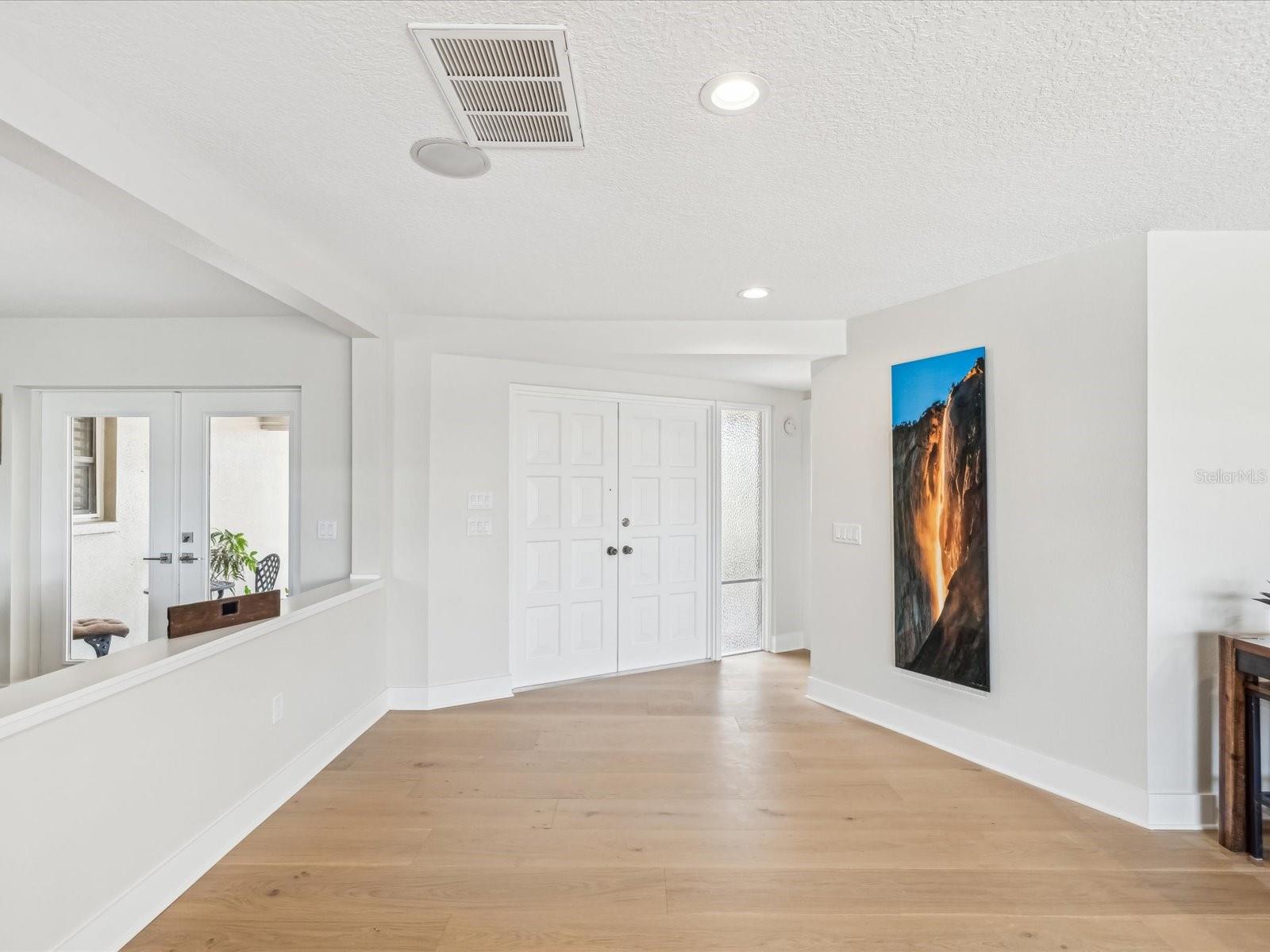 2044 MICHIGAN AVE NE