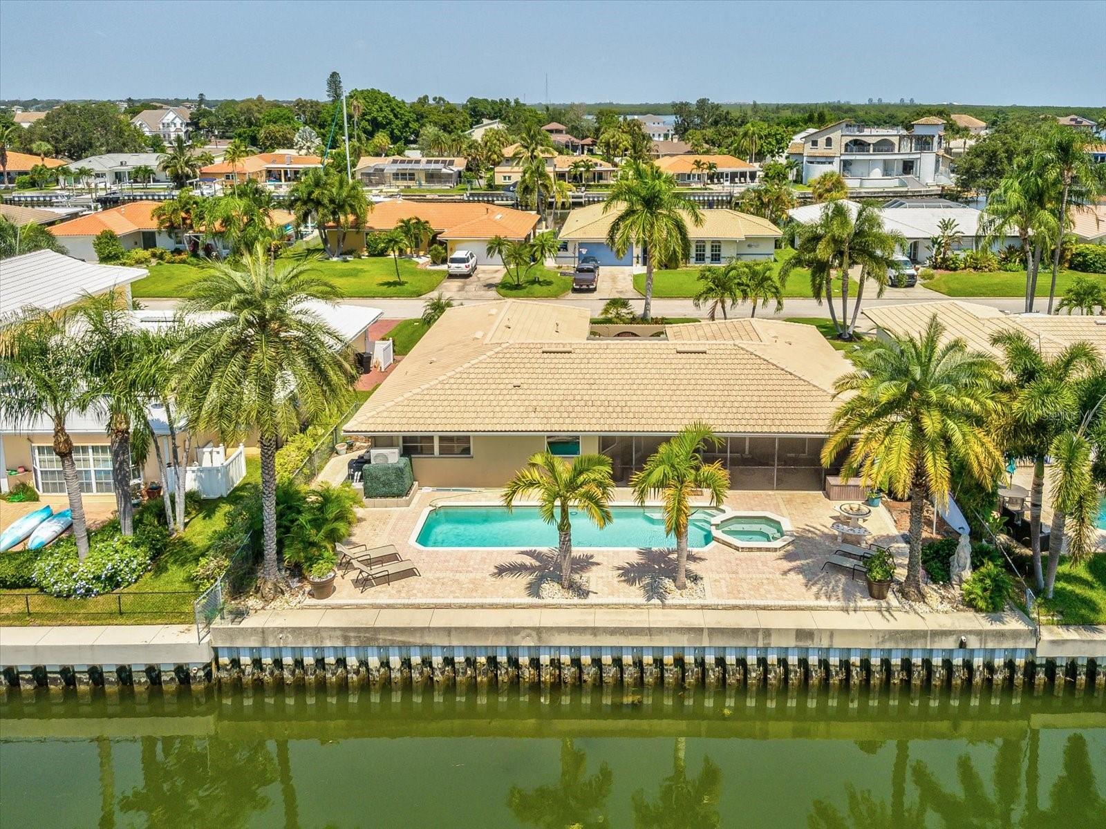 2044 MICHIGAN AVE NE