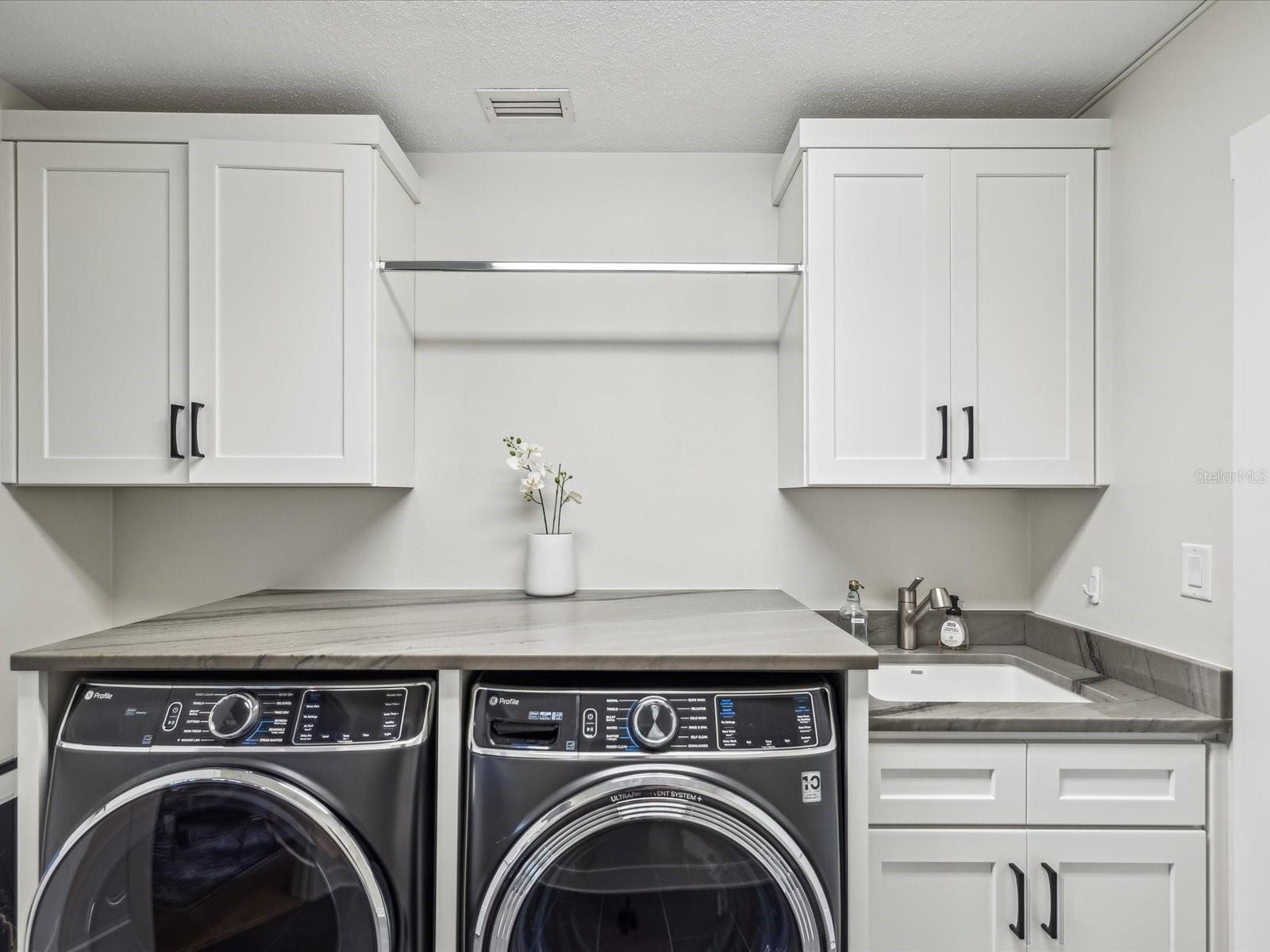 2044 MICHIGAN AVE NE