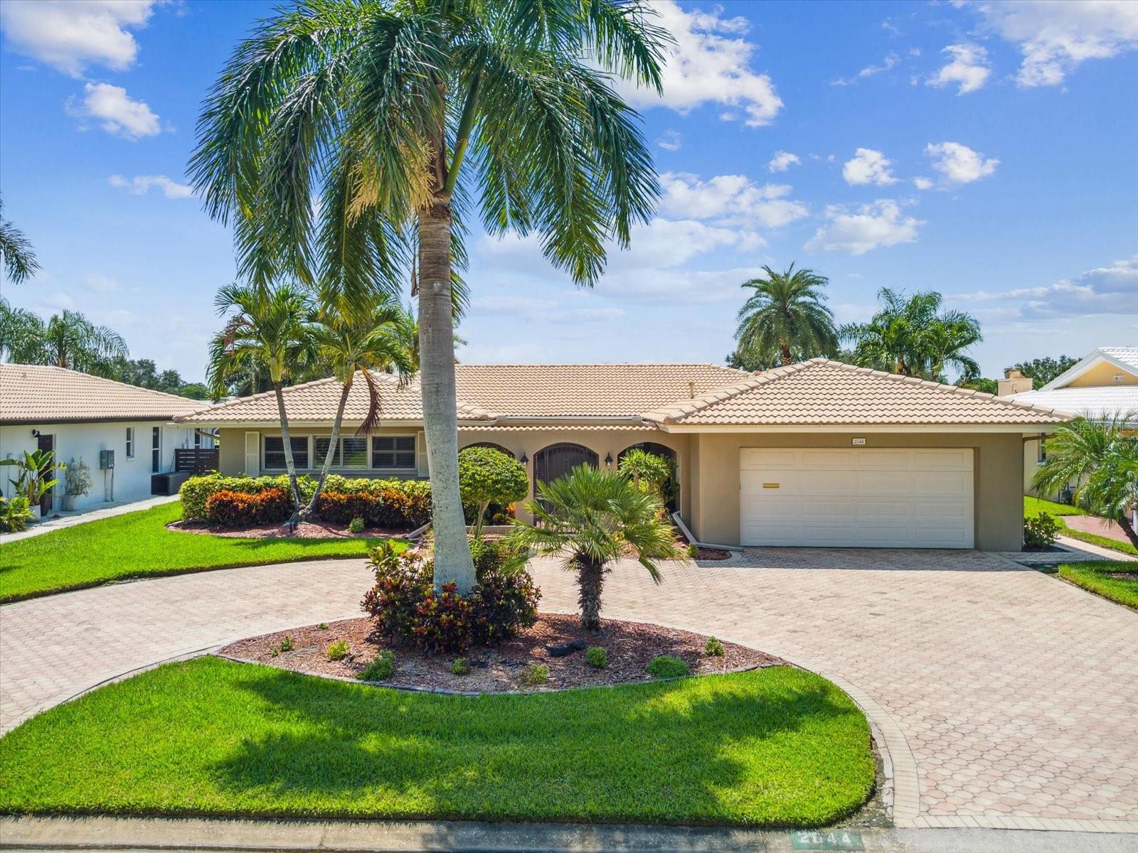 2044 MICHIGAN AVE NE