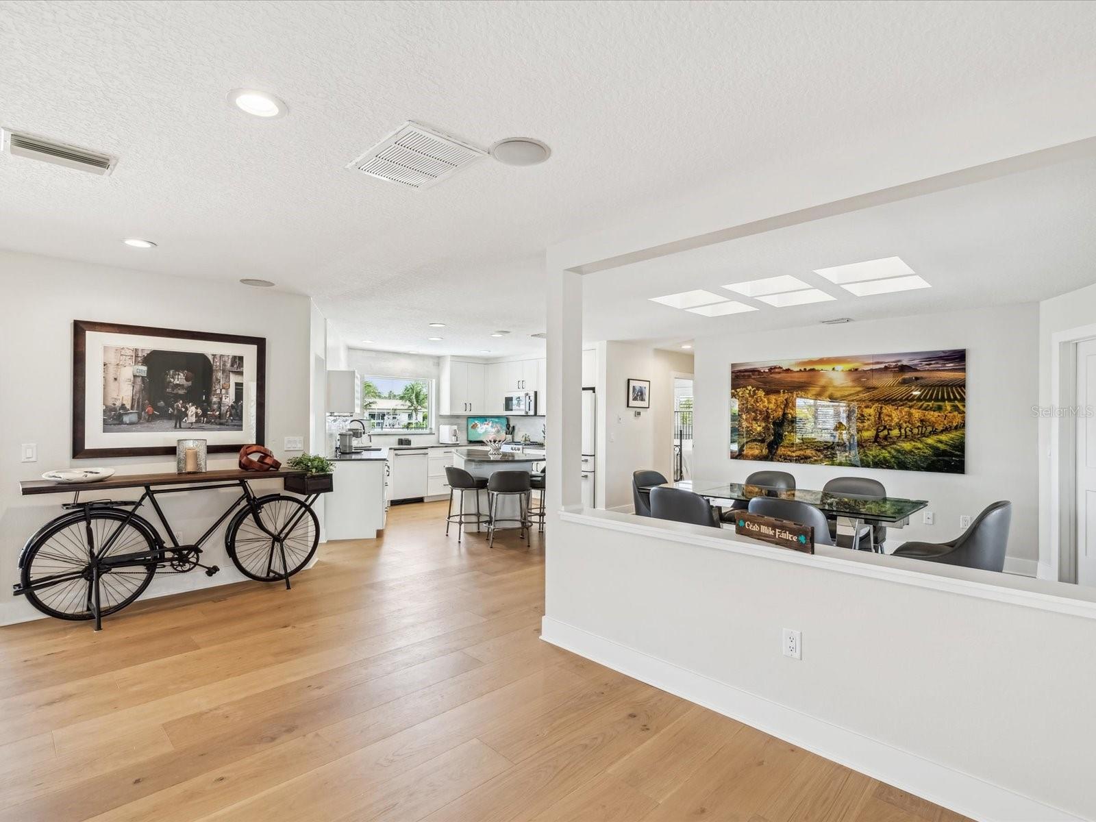 2044 MICHIGAN AVE NE