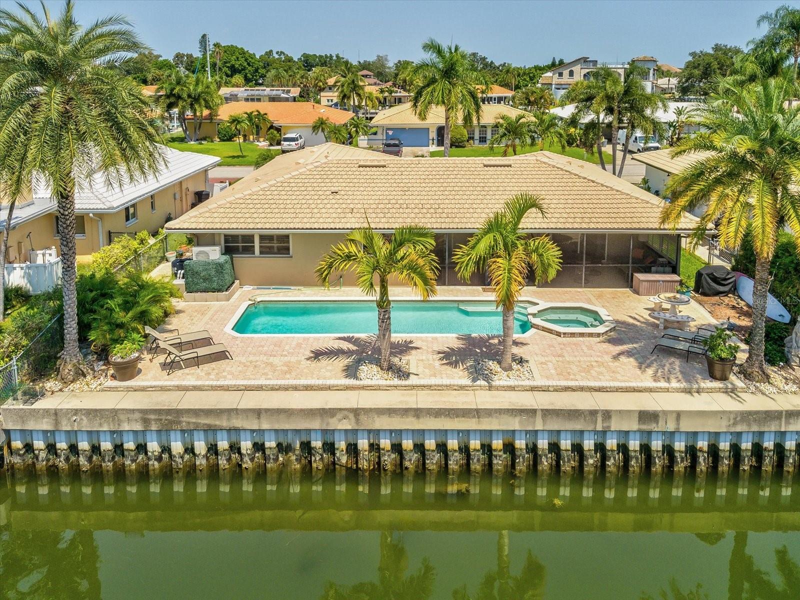 2044 MICHIGAN AVE NE