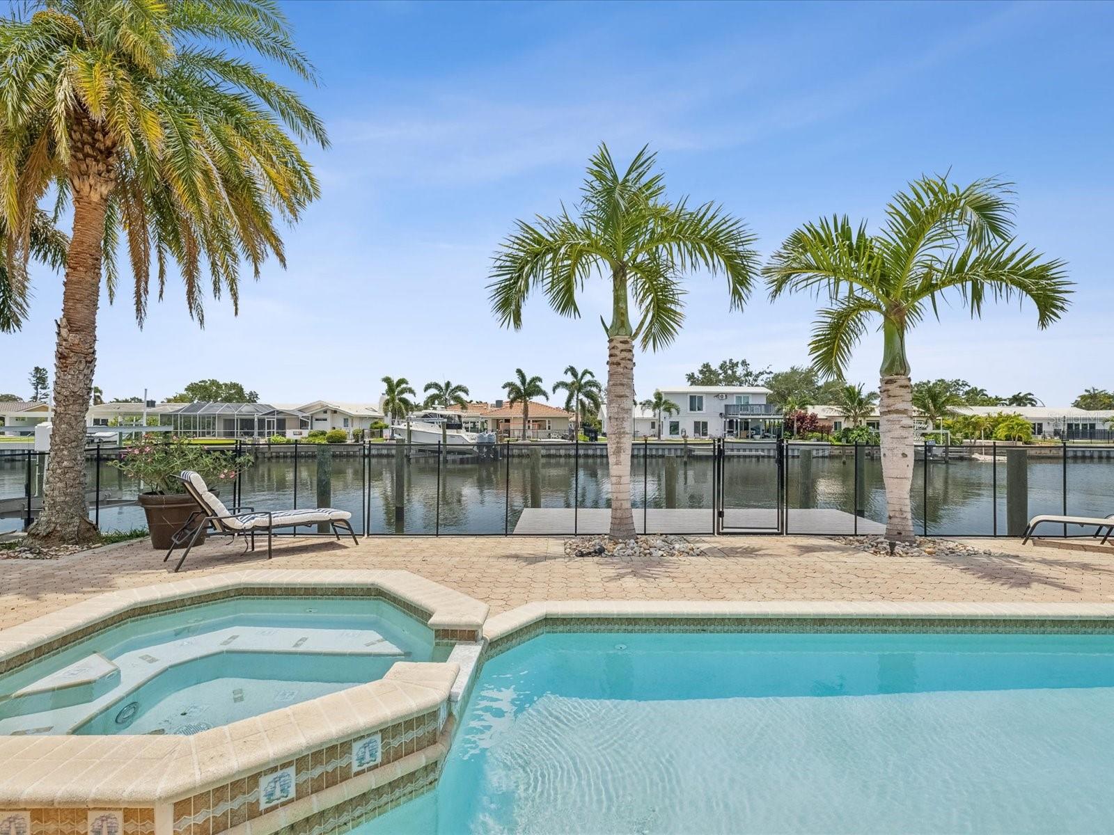 2044 MICHIGAN AVE NE