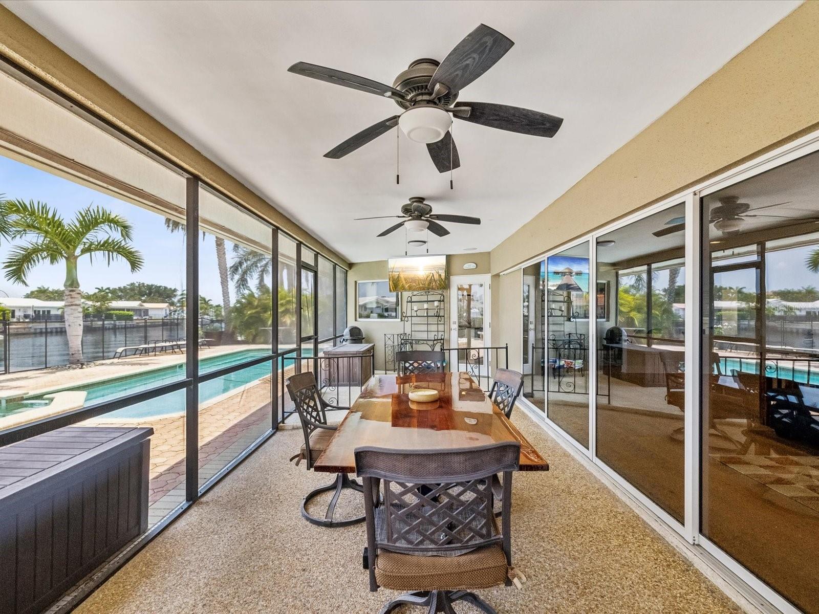 2044 MICHIGAN AVE NE