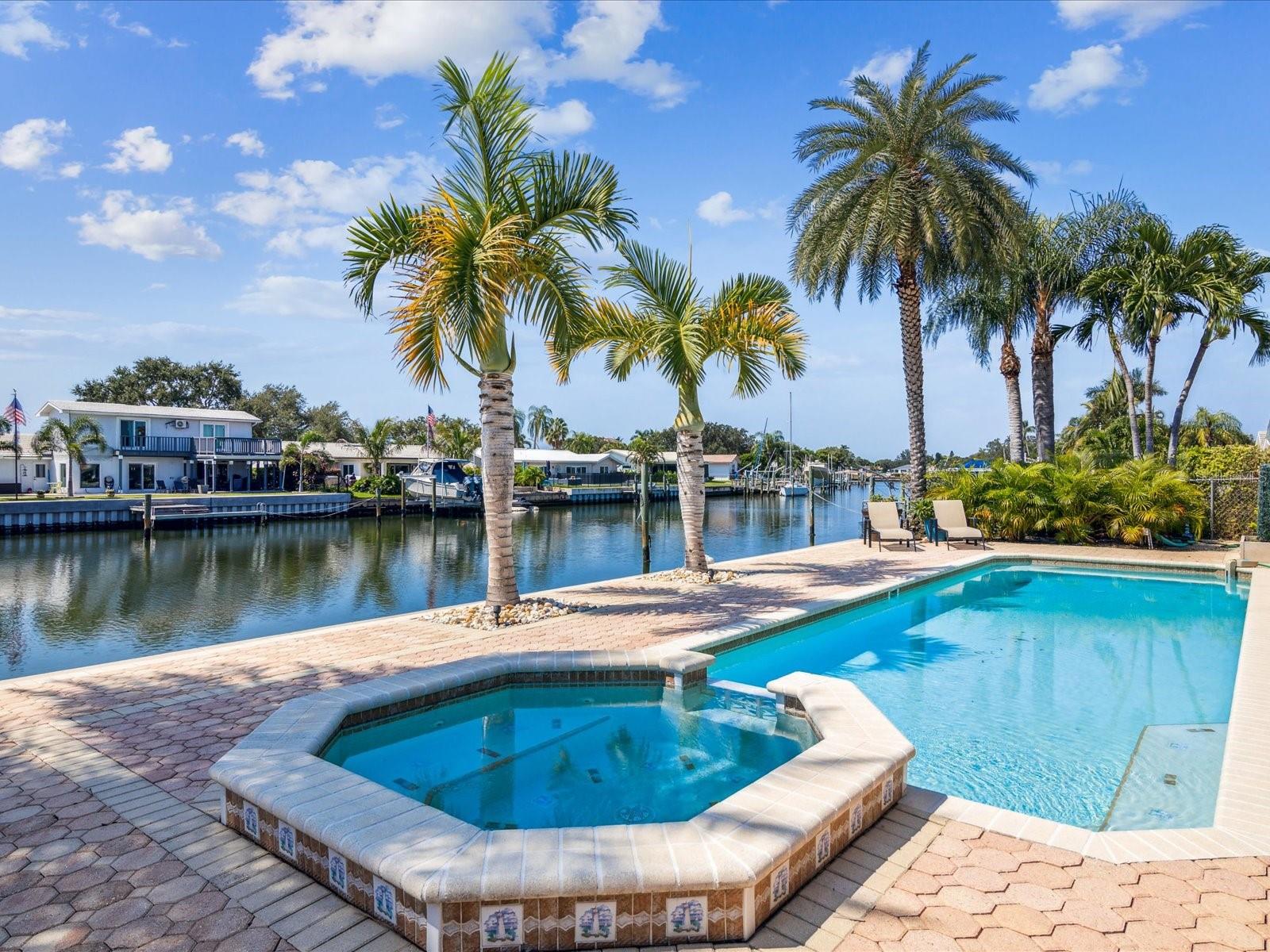 2044 MICHIGAN AVE NE