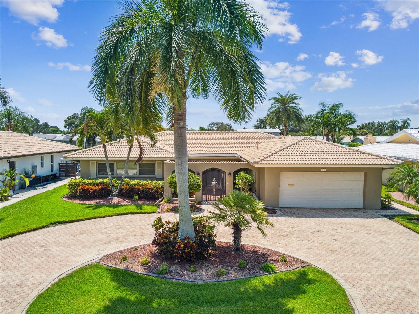 2044 MICHIGAN AVE NE