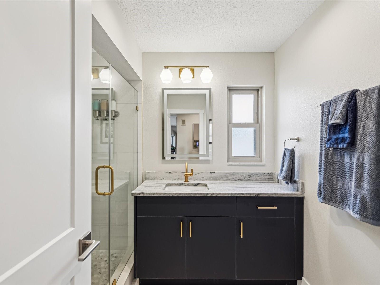 2044 MICHIGAN AVE NE