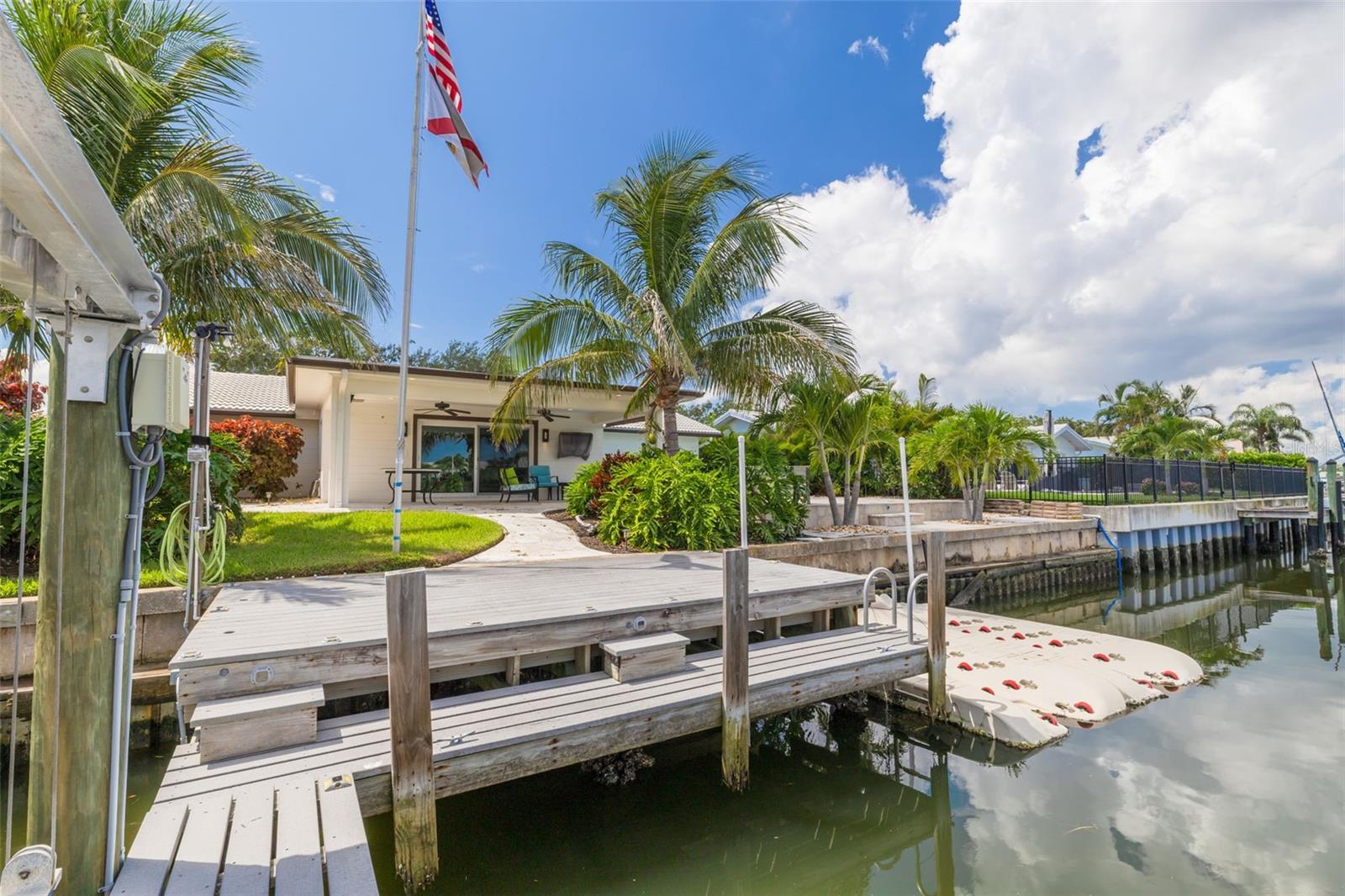 2049 MASSACHUSETTS AVE NE