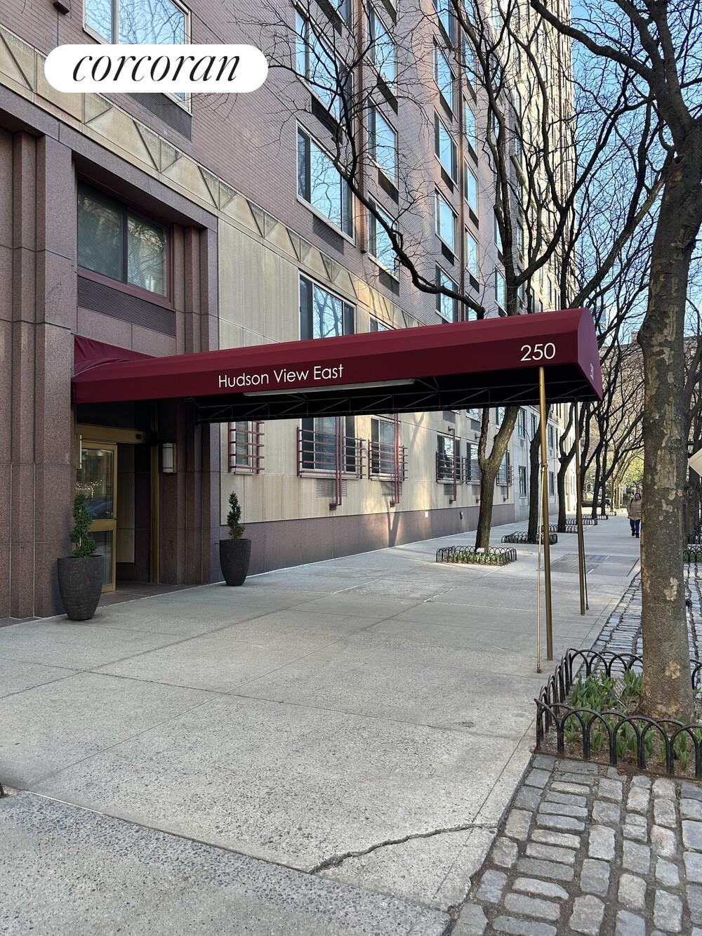 250 S END Avenue 5D