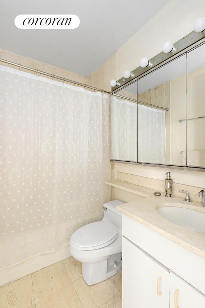 250 S END Avenue PH2B