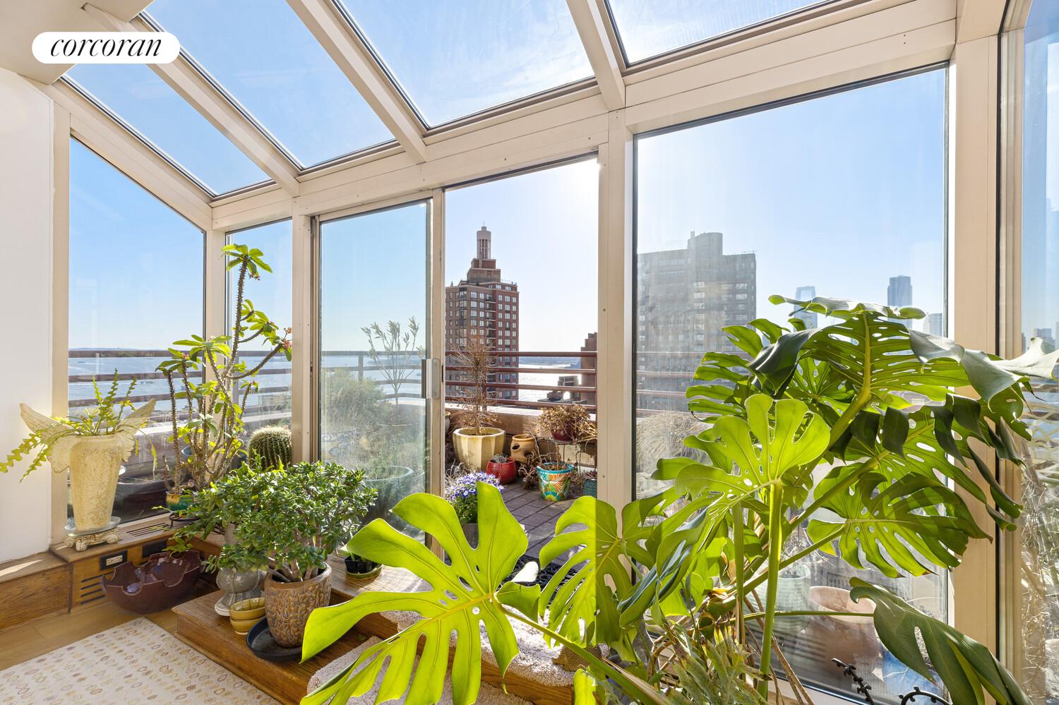 250 S END Avenue PH2B