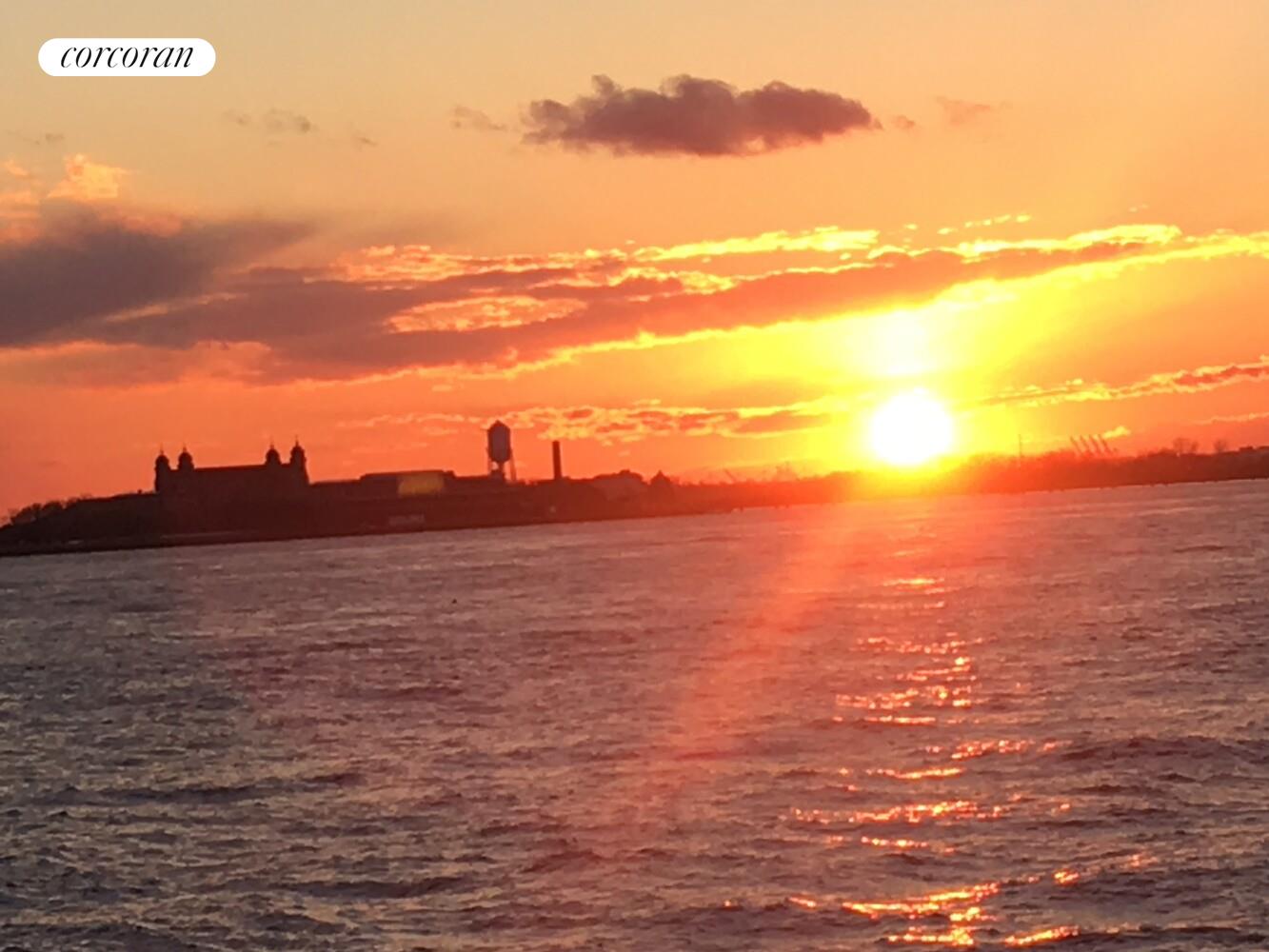 250 S END Avenue PH2B