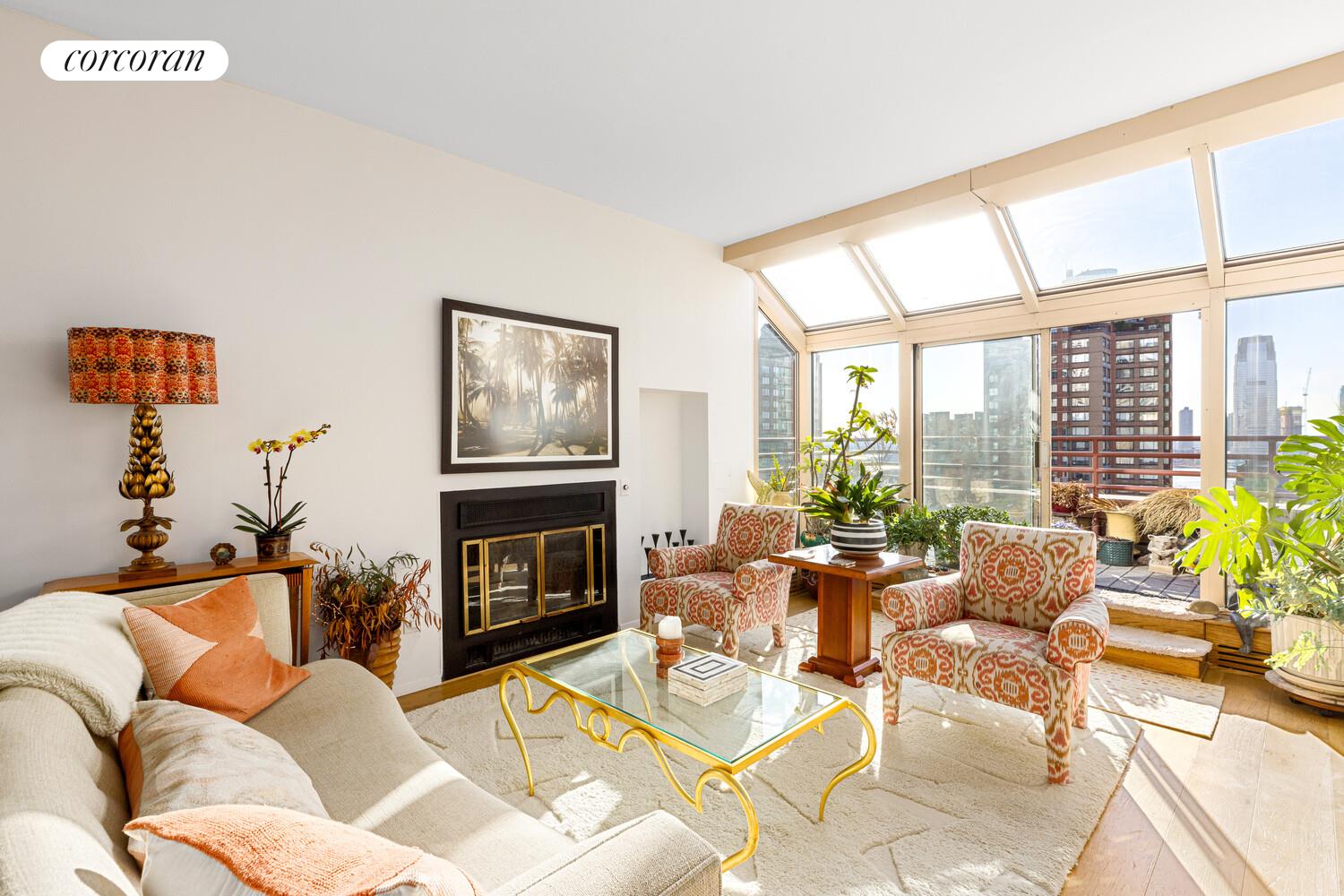 250 S END Avenue PH2B