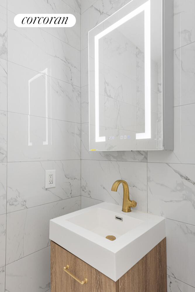 250 S END Avenue 11E