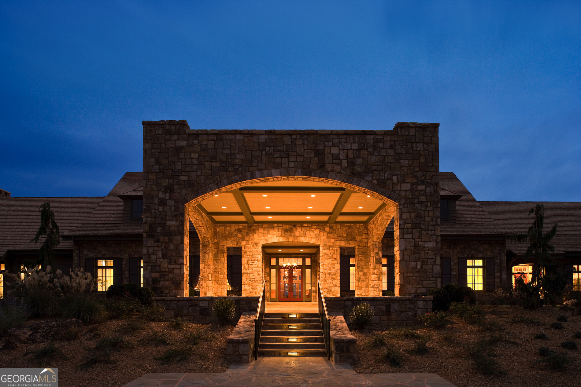1006 N Edgewater Trail