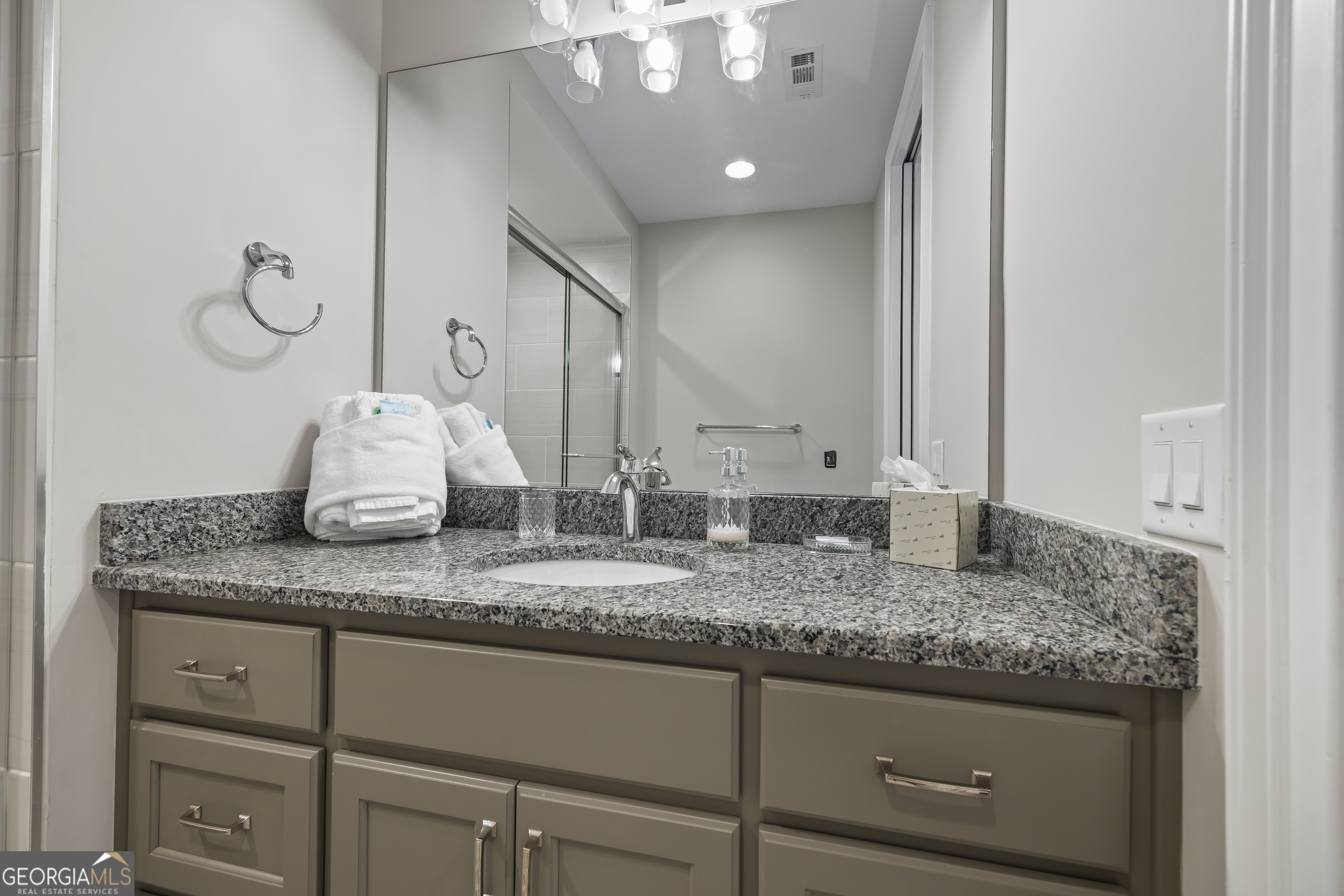 15 Cottage Lane, Toccoa