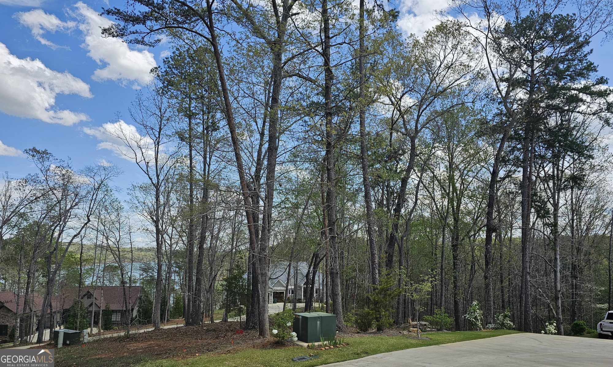 173 Edgewater Trail S