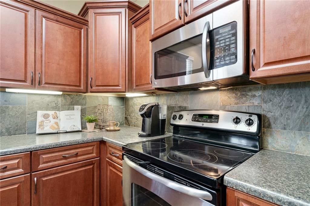 4452 W 161st Place