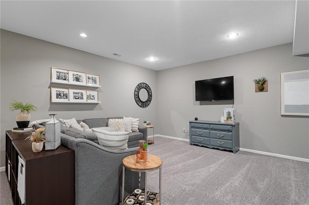 2309 W Trail Drive