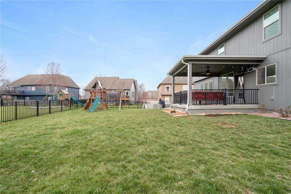 2309 W Trail Drive