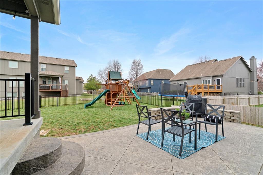 2309 W Trail Drive