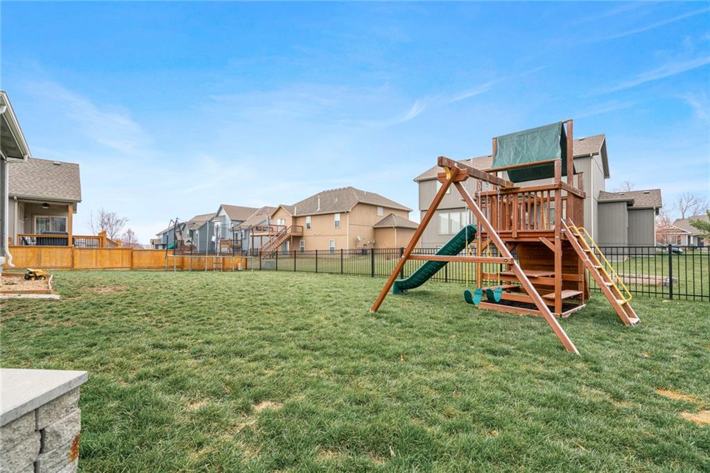 2309 W Trail Drive