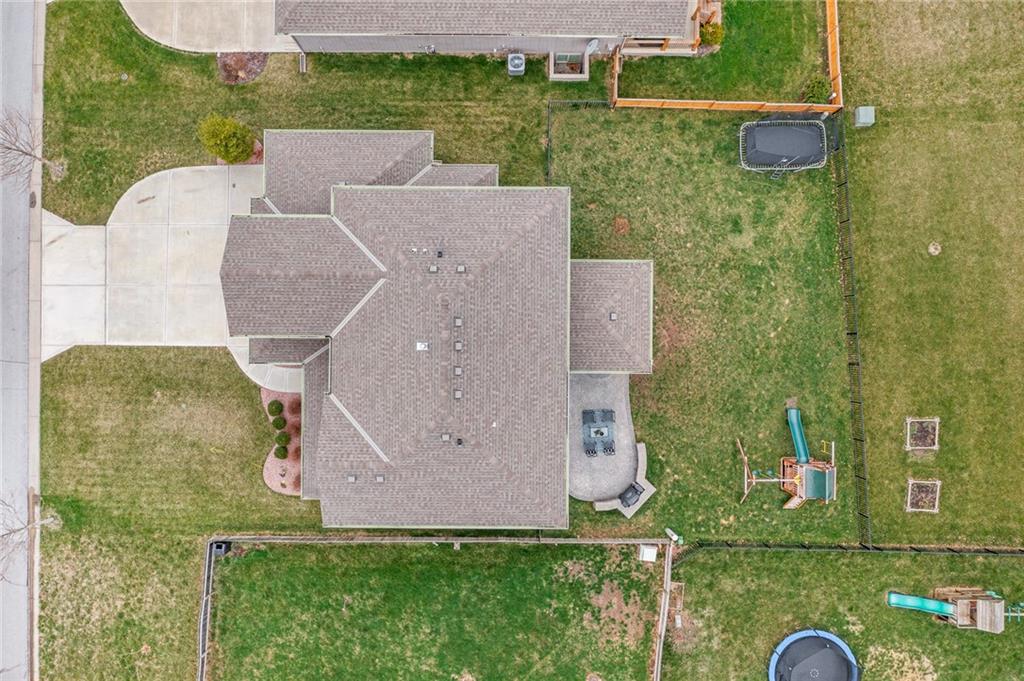 2309 W Trail Drive