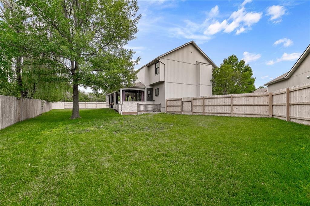 18656 W 153 Place