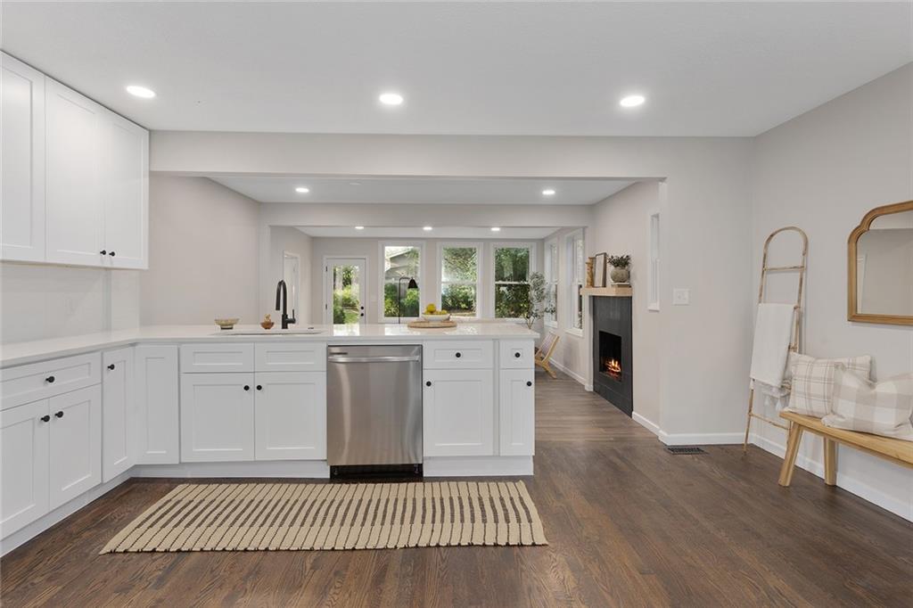 216 W 89th Terrace