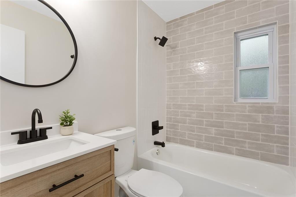 216 W 89th Terrace